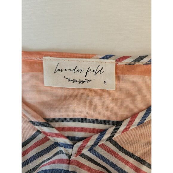 Women's Crop bell sleeve top by Lavender Field in a Small - Picture 4 of 7